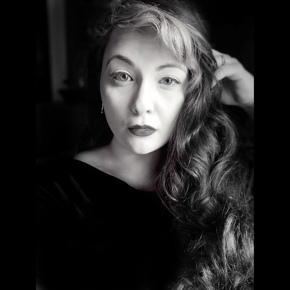 Meet your Posher, Nicole - Picture 9 of 16